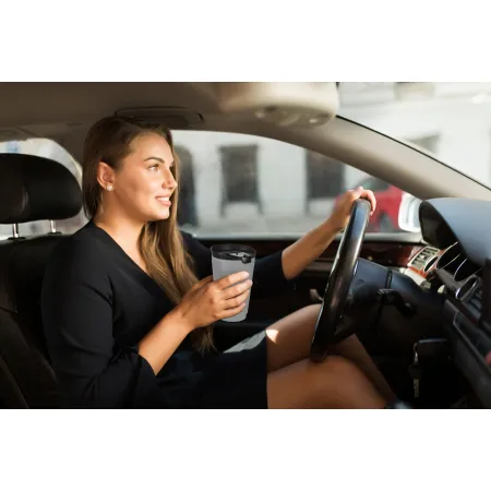 Samochodowy kubek  z przykrywką wielorazowy turystyczny 500ml szary